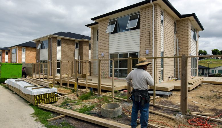 Comment personnaliser sa maison neuve grâce à la menuiserie ?