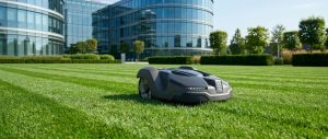 Entretien des espaces verts : comment automatiser la tonte sans perdre en qualité ?