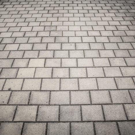 Mur Humide Maison Ancienne : Causes et Solutions
